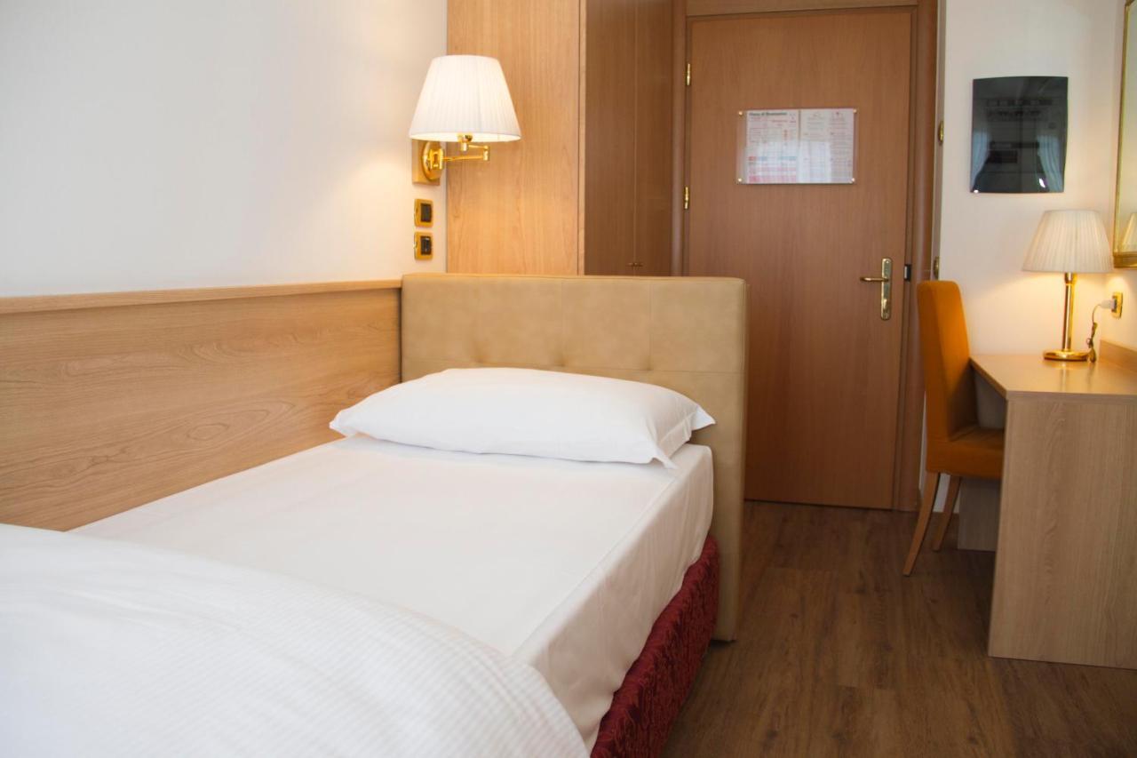 Hotel Sporting Trento Exterior foto