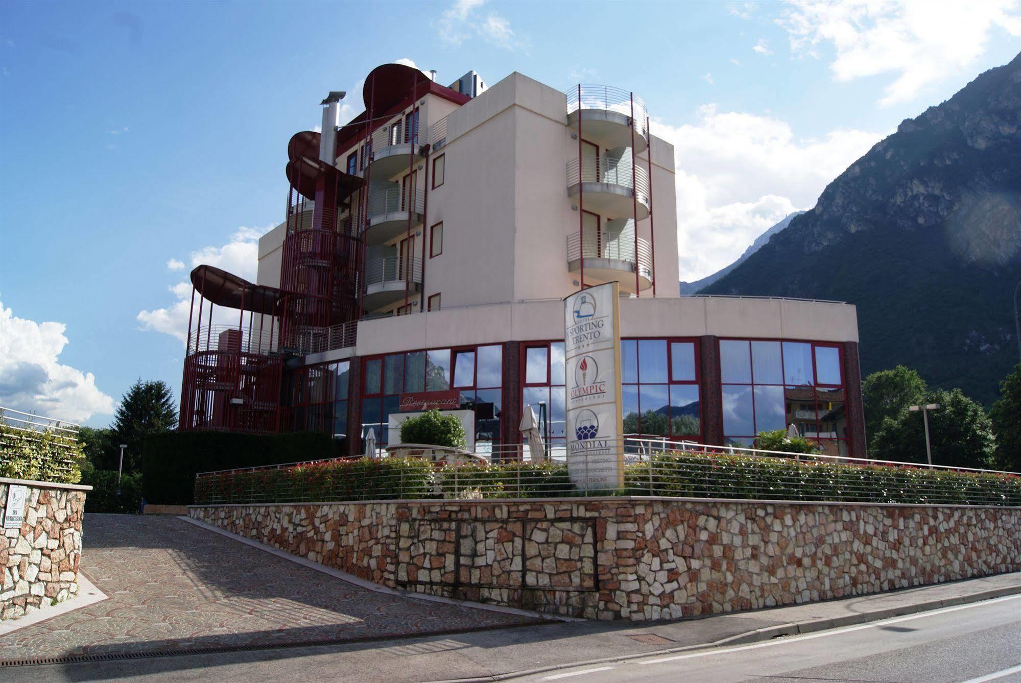 Hotel Sporting Trento Exterior foto